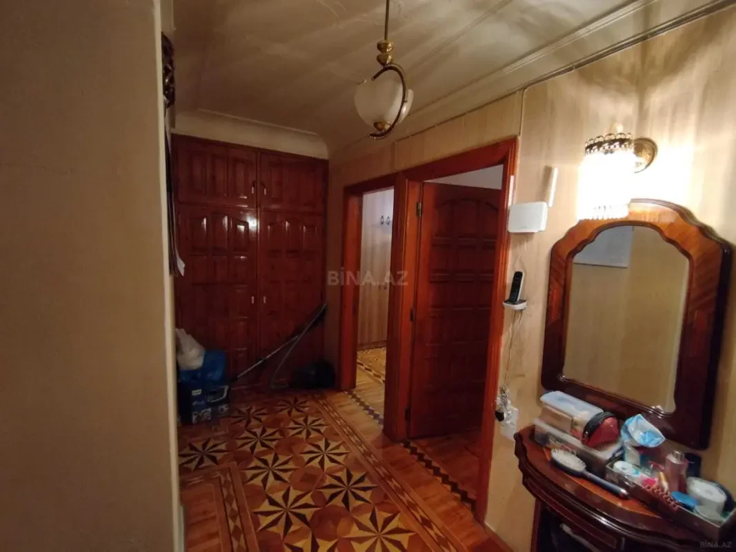 Satılır 4 otaqlı mənzil 110 m²