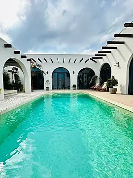 Kirayə verilir 5 otaqlı həyət evi 200 m² — Bakı 5 otaq 200.00 m²