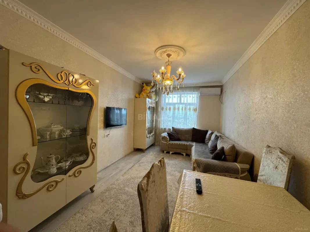 Satılır 5 otaqlı mənzil 110 m²