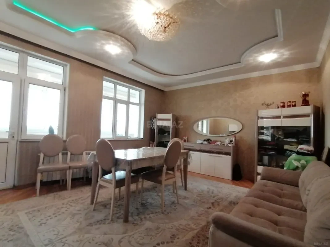 Satılır 3 otaqlı mənzil 141 m²