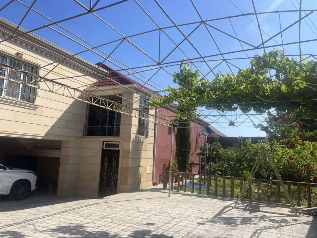 Satılır 4 otaqlı həyət evi 170 m²