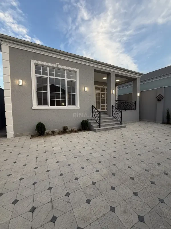 Satılır 4 otaqlı həyət evi 140 m²