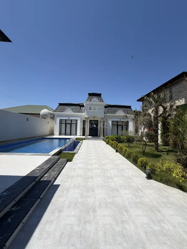 Satılır 5 otaqlı həyət evi 202 m²