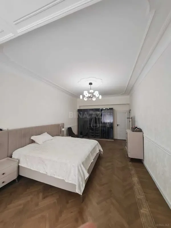 Satılır 3 otaqlı mənzil 95 m²