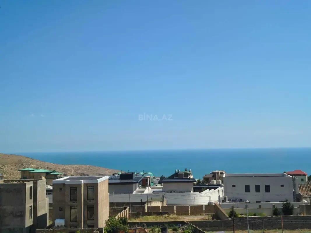 Satılır 10 otaqlı həyət evi 800 m²