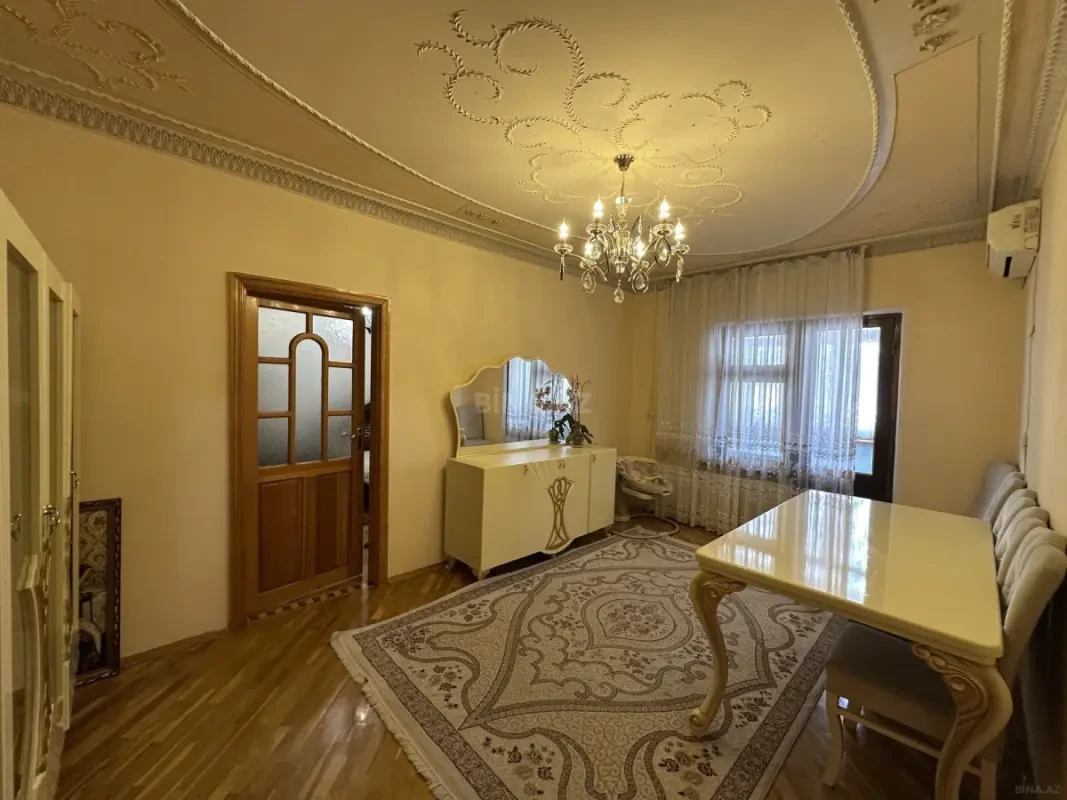 Satılır 5 otaqlı mənzil 120 m²