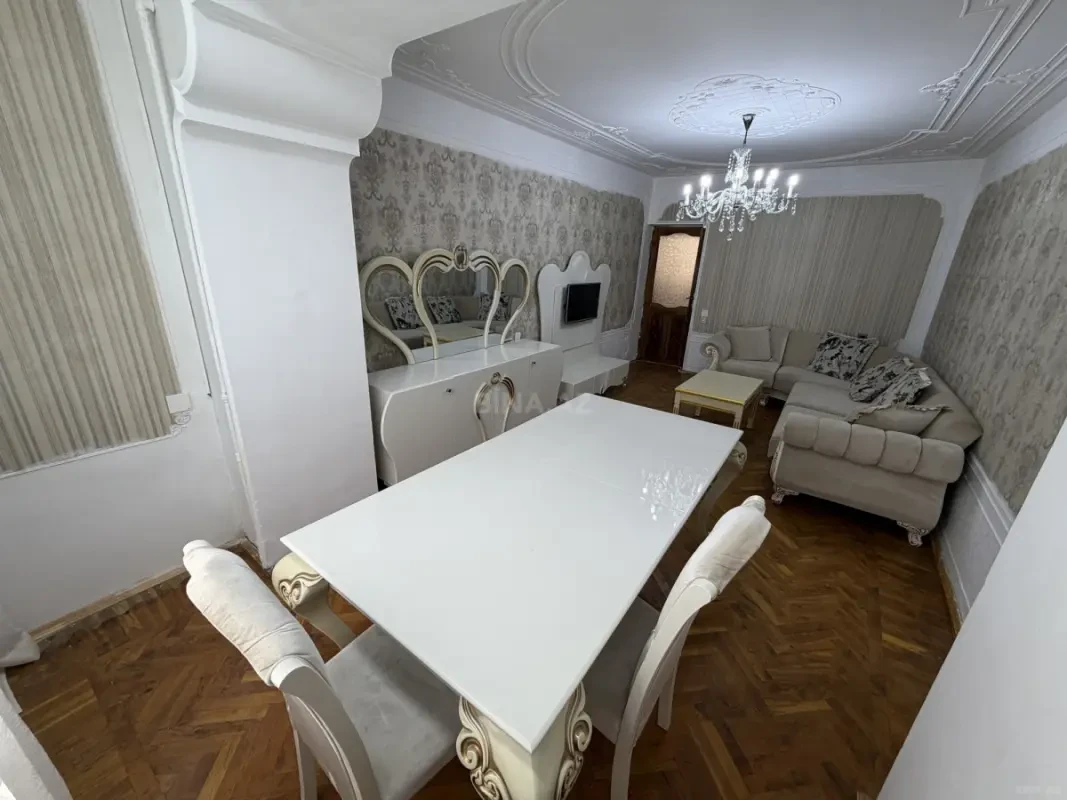 Kirayə verilir 2 otaqlı mənzil 65 m²