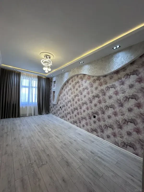 Satılır 2 otaqlı mənzil 72 m²