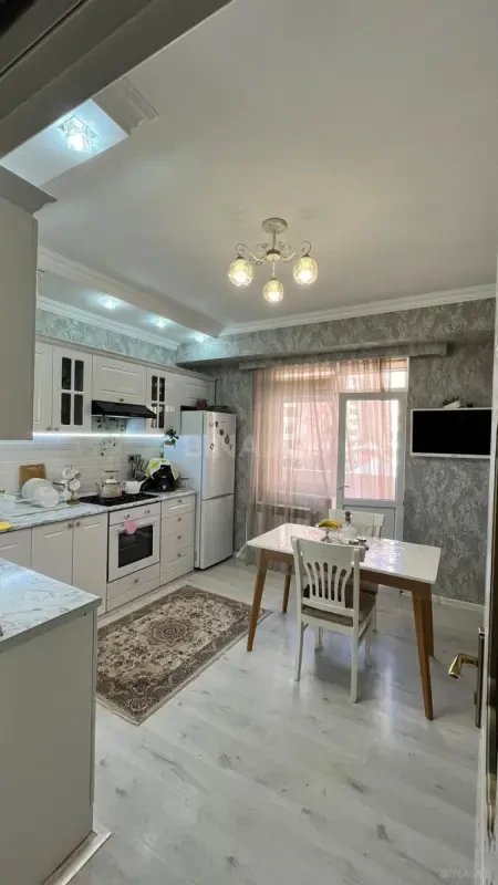 Satılır 3 otaqlı mənzil 98 m²