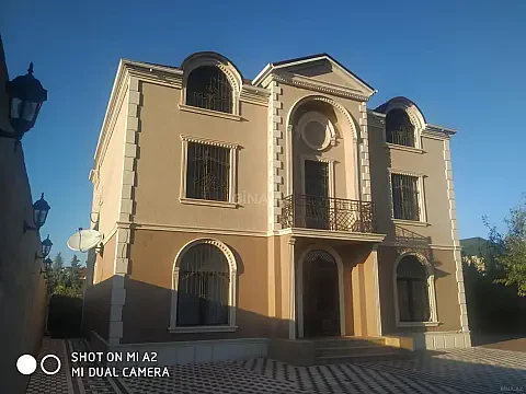 Satılır 7 otaqlı həyət evi 360 m² — Bakı, Novxanı 7 otaq 360.00 m²