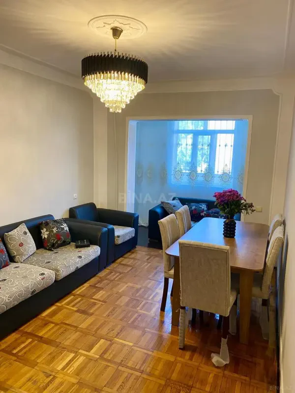 Kirayə verilir 4 otaqlı mənzil 100 m²