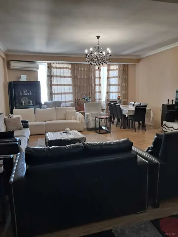 Satılır 4 otaqlı mənzil 156 m²