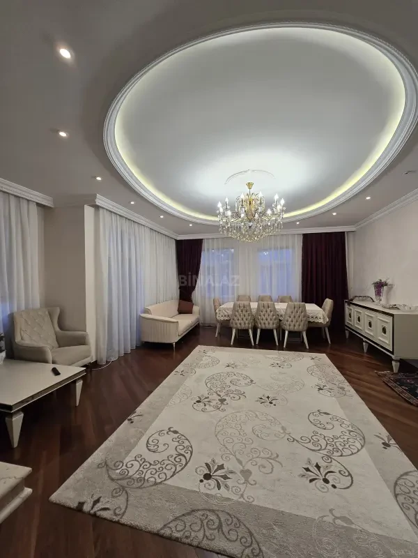 Satılır 5 otaqlı mənzil 150 m²