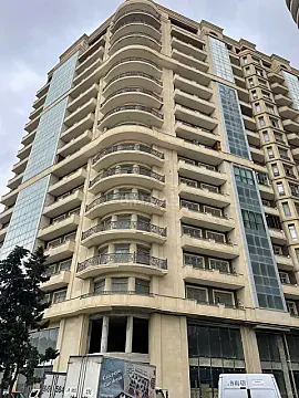 Satılır 4 otaqlı mənzil 196 m² — Bakı, Badamdar 4 otaq 196.00 m²