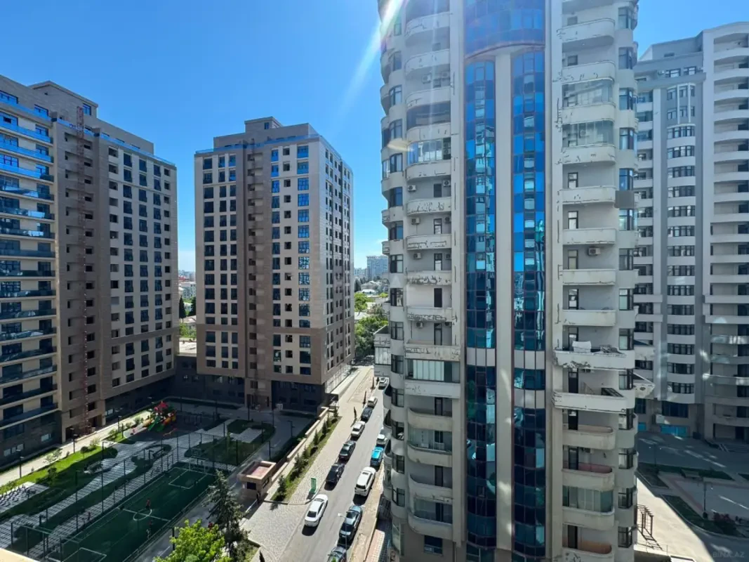 Satılır 3 otaqlı mənzil 155 m²