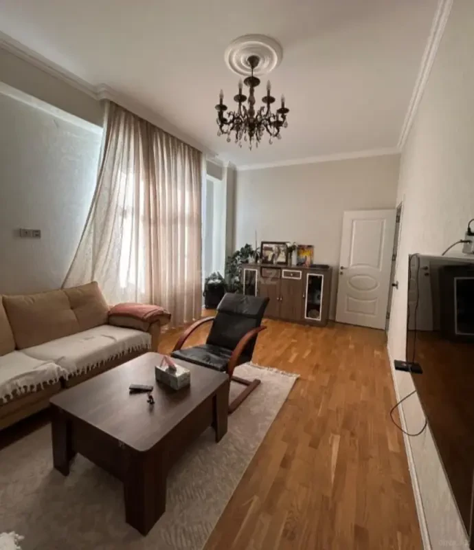 Satılır 3 otaqlı mənzil 88 m²
