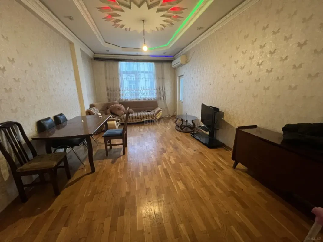 Kirayə verilir 3 otaqlı mənzil 110 m²