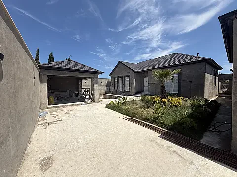 Satılır 3 otaqlı həyət evi 135 m² — Bakı 3 otaq 135.00 m²