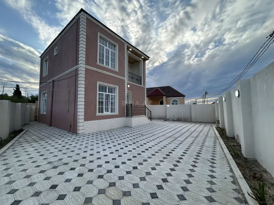 Satılır 4 otaqlı həyət evi 120 m²