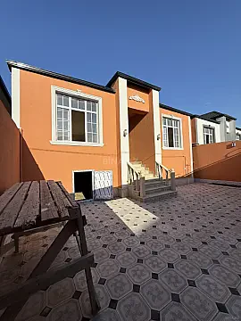 Satılır 4 otaqlı həyət evi 110 m² — Bakı 4 otaq 110.00 m²