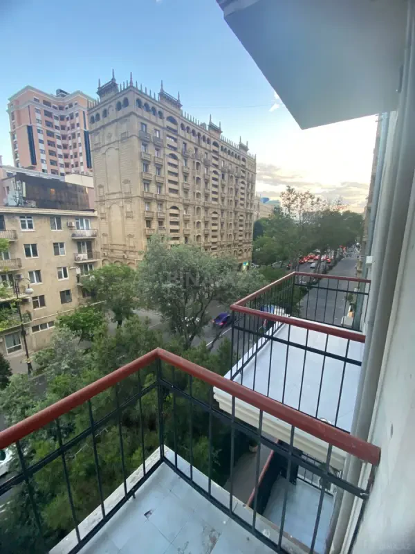 Kirayə verilir 2 otaqlı mənzil 56 m²