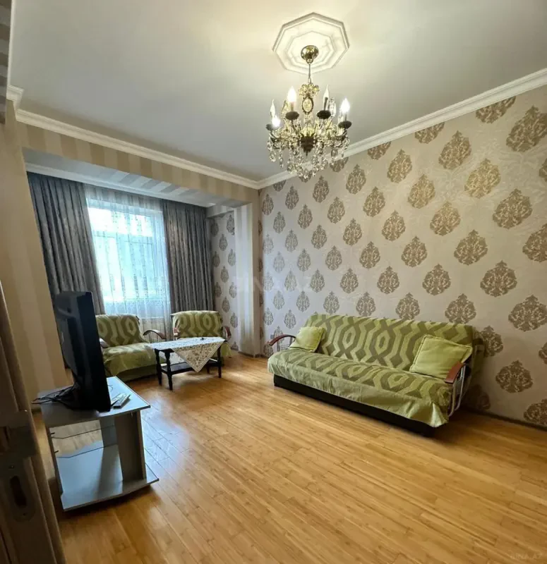 Kirayə verilir 2 otaqlı mənzil 95 m²