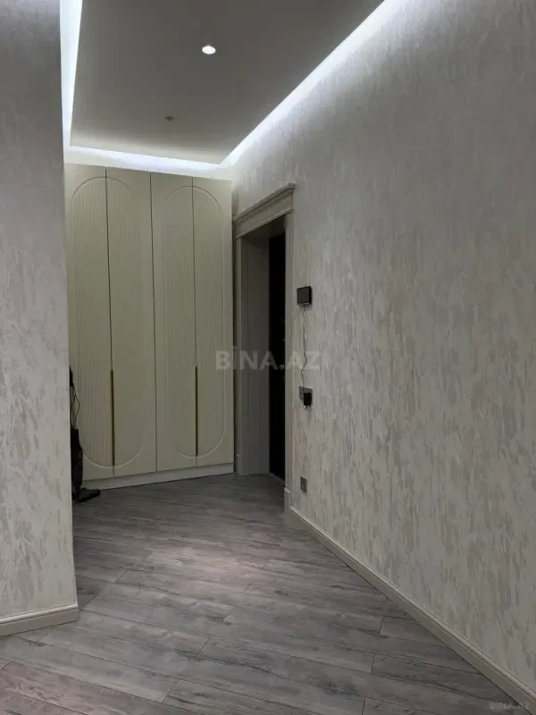 Kirayə verilir 3 otaqlı mənzil 127 m²