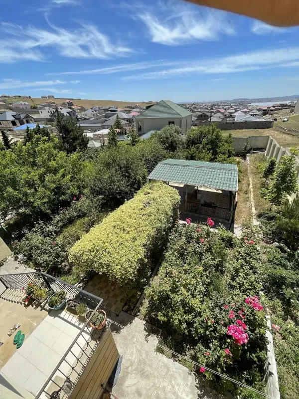 Satılır 3 otaqlı həyət evi 200 m²