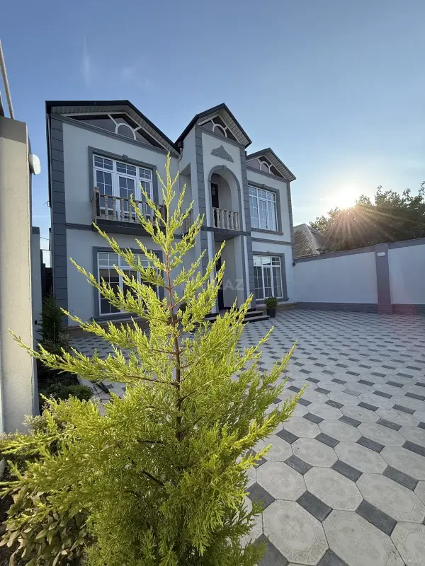 Satılır 5 otaqlı həyət evi 250 m²