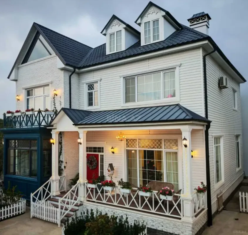 Satılır 7 otaqlı həyət evi 330 m²