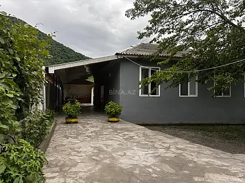 Kirayə verilir 4 otaqlı həyət evi 100 m² — Qax 4 otaq 100.00 m²