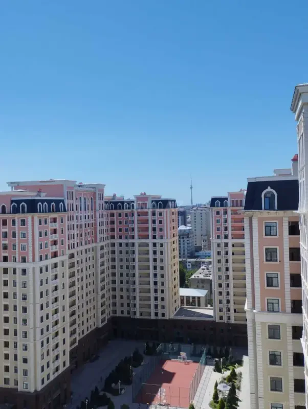 Satılır 3 otaqlı mənzil 136 m²