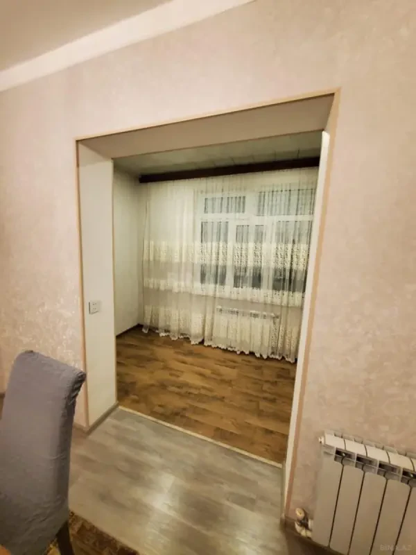 Kirayə verilir 2 otaqlı mənzil 71 m²