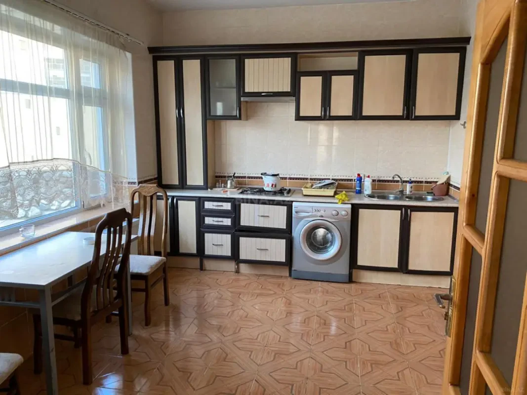 Satılır 6 otaqlı həyət evi 197 m²