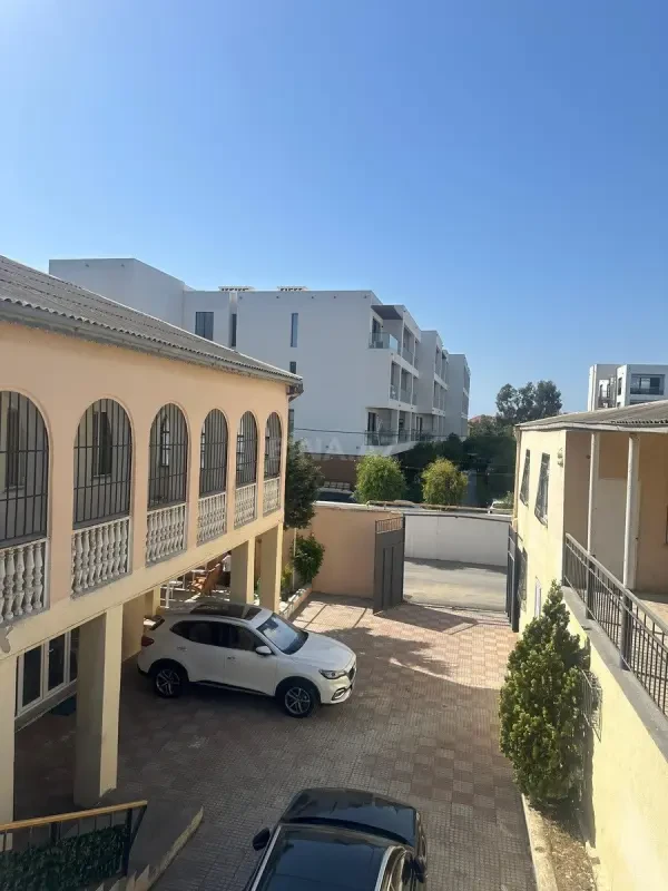 Kirayə verilir 6 otaqlı həyət evi 400 m²