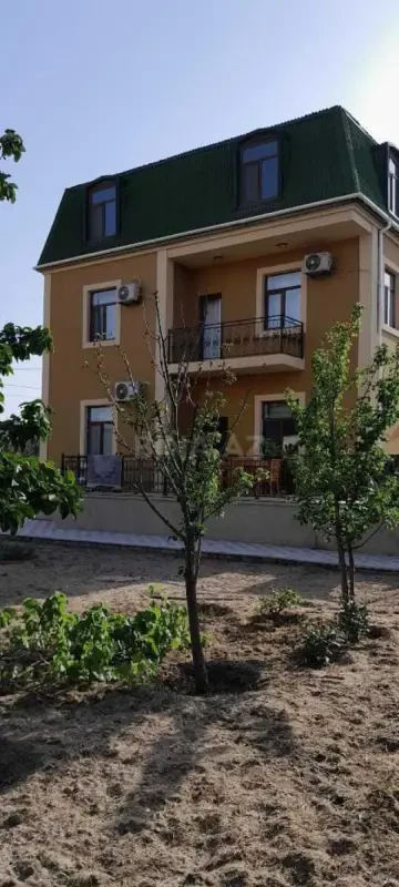 Satılır 7 otaqlı həyət evi 280 m²