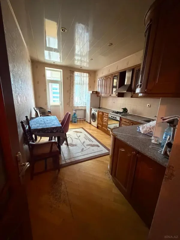 Kirayə verilir 2 otaqlı mənzil 90 m²