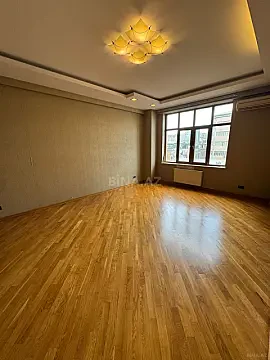 Satılır 4 otaqlı mənzil 230 m² — Bakı 4 otaq 230.00 m²