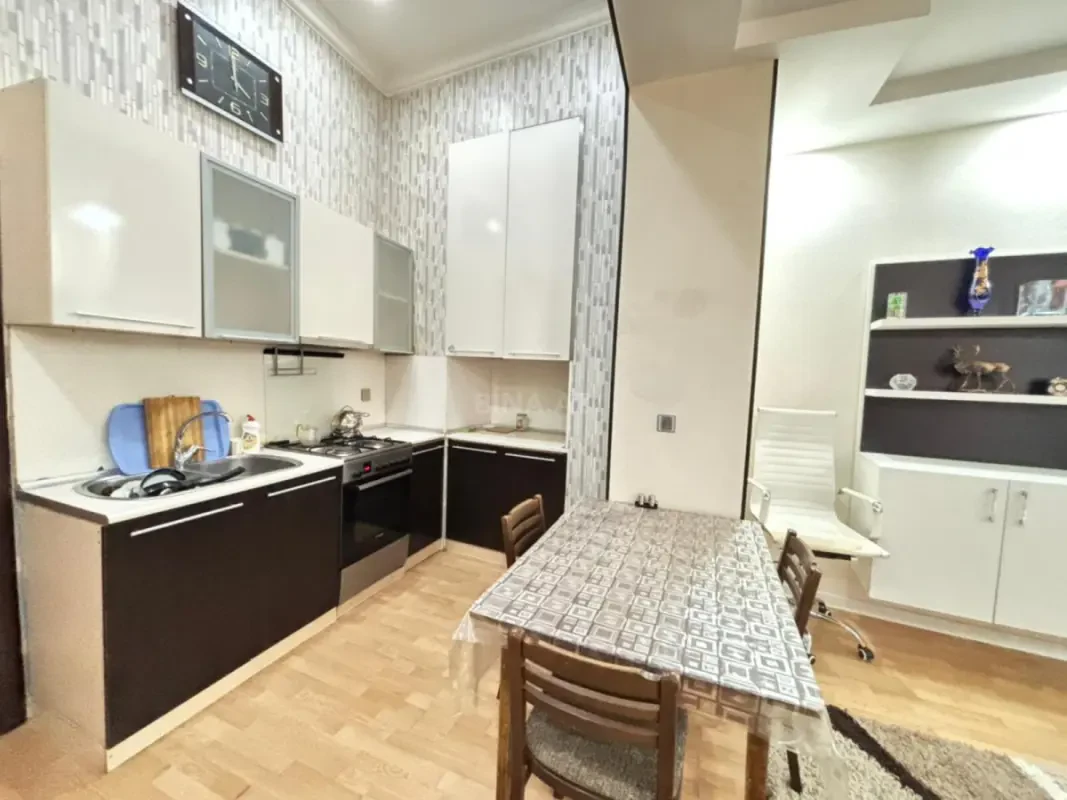 Kirayə verilir 2 otaqlı mənzil 70 m²