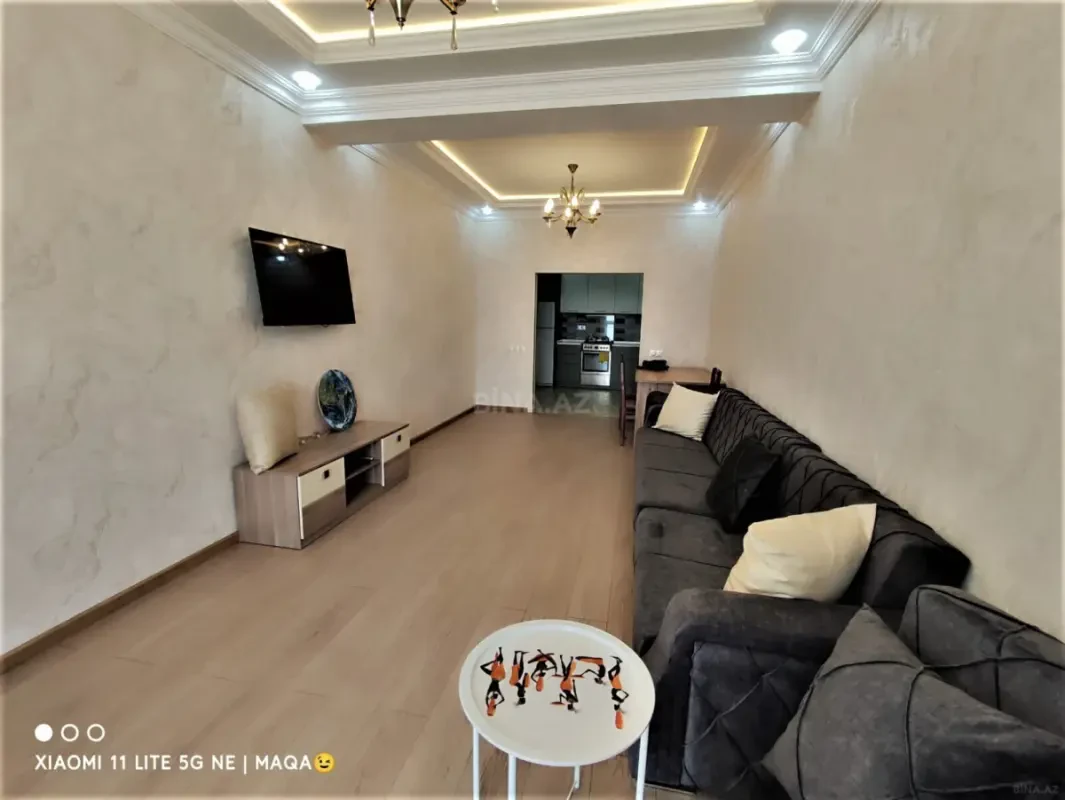 Kirayə verilir 2 otaqlı mənzil 103 m²