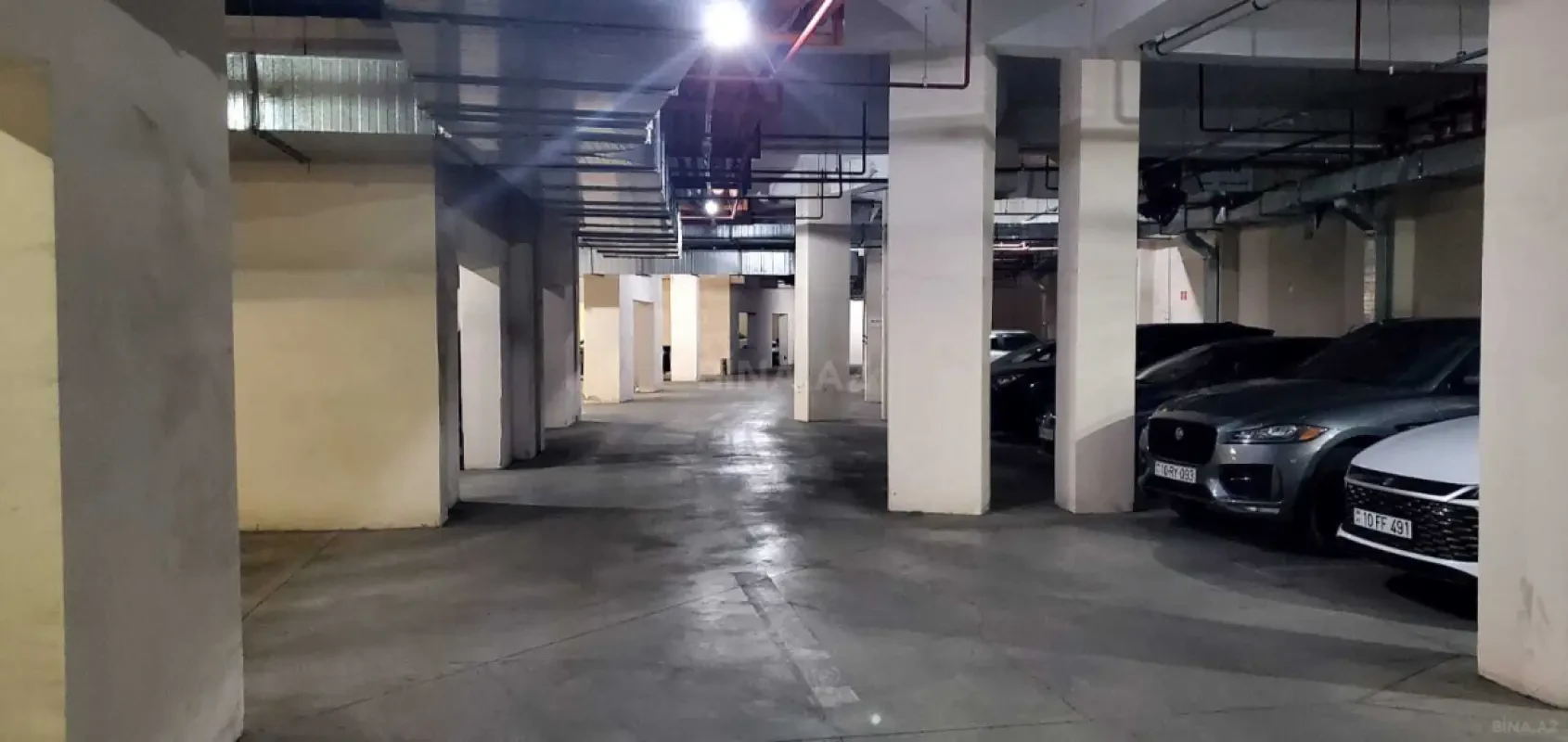 Satılır 3 otaqlı mənzil 144 m²