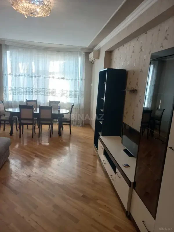 Kirayə verilir 2 otaqlı mənzil 100 m²