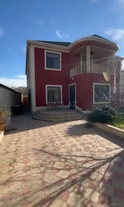 Satılır 8 otaqlı həyət evi 230 m²