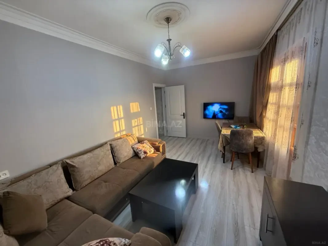 Kirayə verilir 2 otaqlı mənzil 68 m²