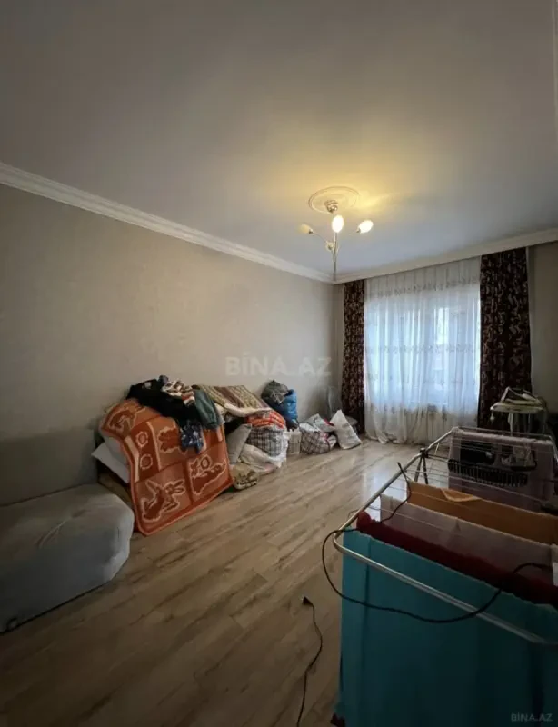 Satılır 4 otaqlı mənzil 110 m²
