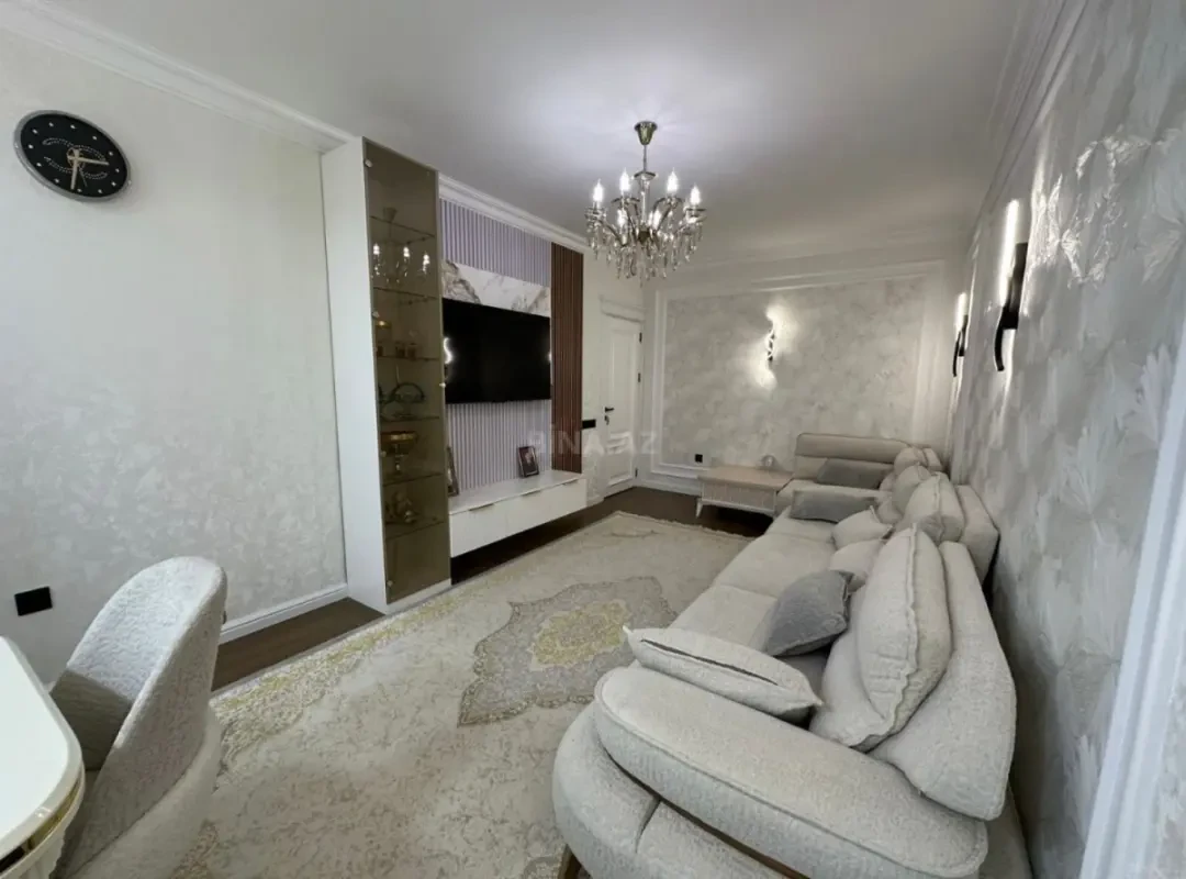 Satılır 4 otaqlı mənzil 100 m²