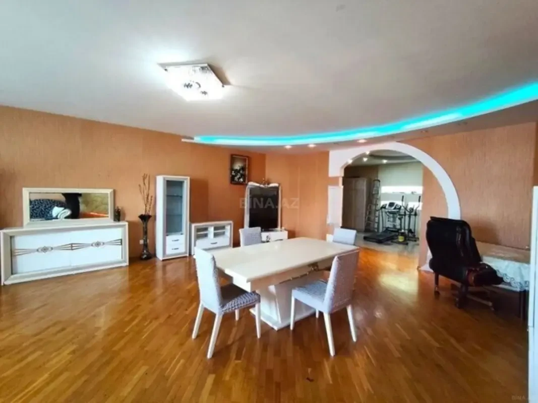 Kirayə verilir 3 otaqlı mənzil 200 m²
