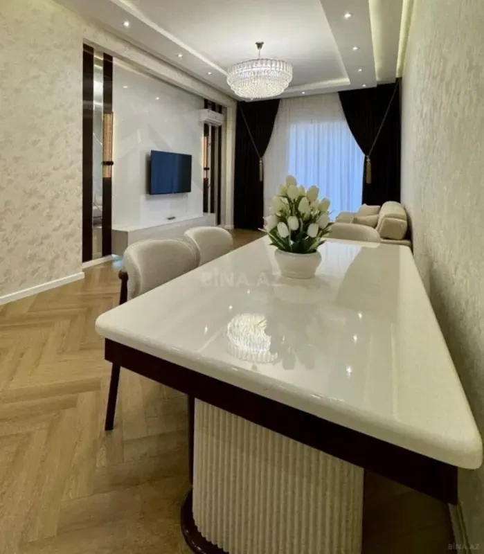 Satılır 3 otaqlı mənzil 110 m²
