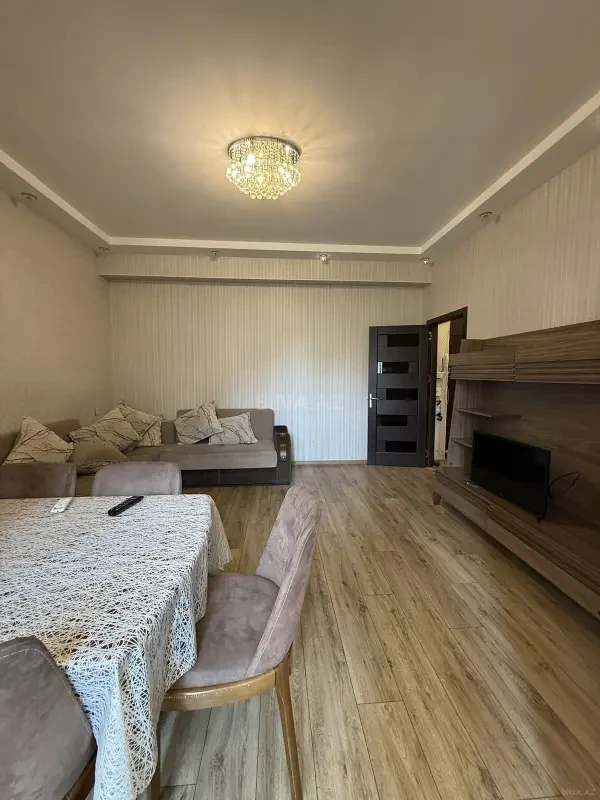 Kirayə verilir 2 otaqlı mənzil 65 m²