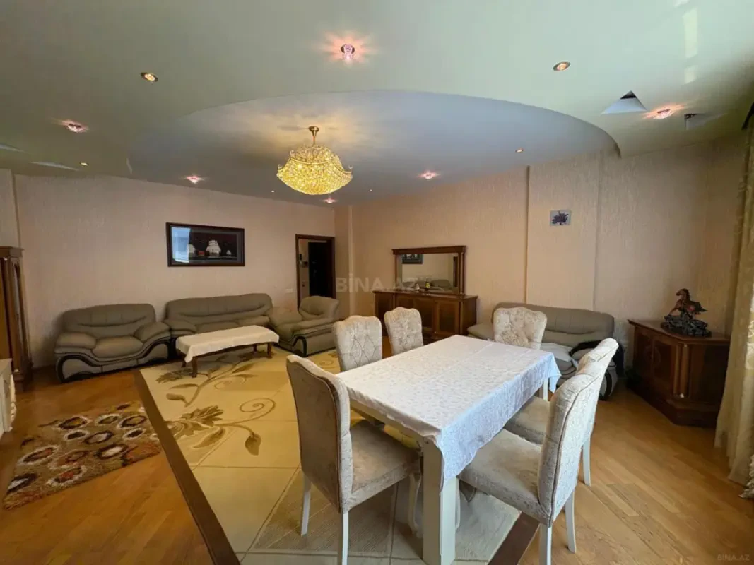 Kirayə verilir 3 otaqlı mənzil 155 m²